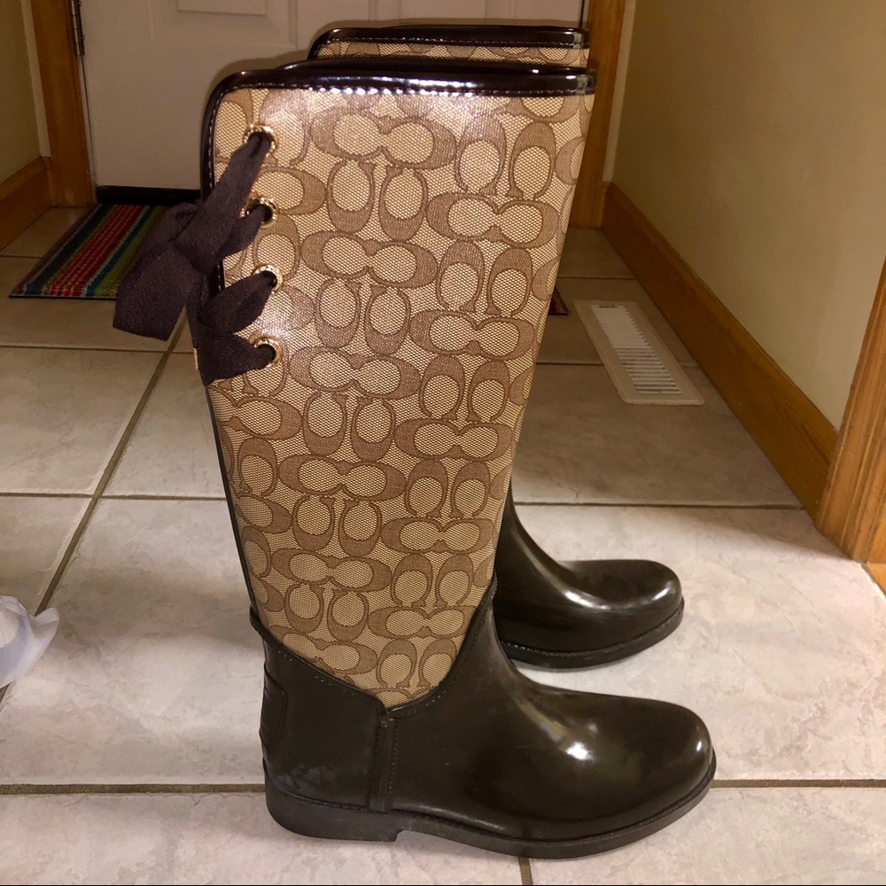 COACH LACE UP RAIN BOOTS❤️